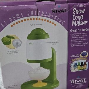 Green Snow Cone Maker